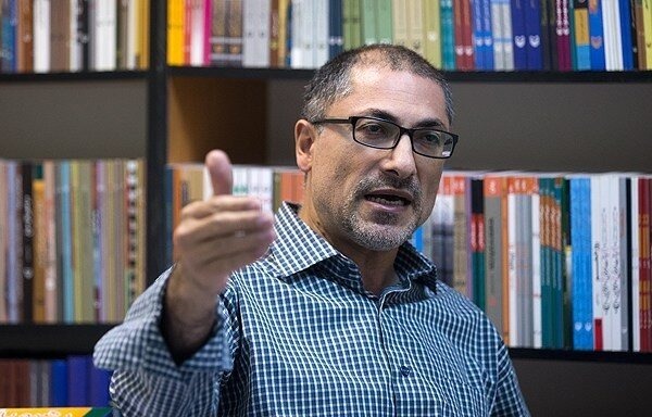 باید با پدیده‌های نو رفتار درستی داشته باشیم