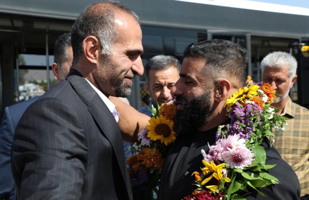 انقلابی پرورش اندام ایران!رئیس فدراسیونی که خودش قهرمان است، به استقبال “گرگ ایرانی” رفت